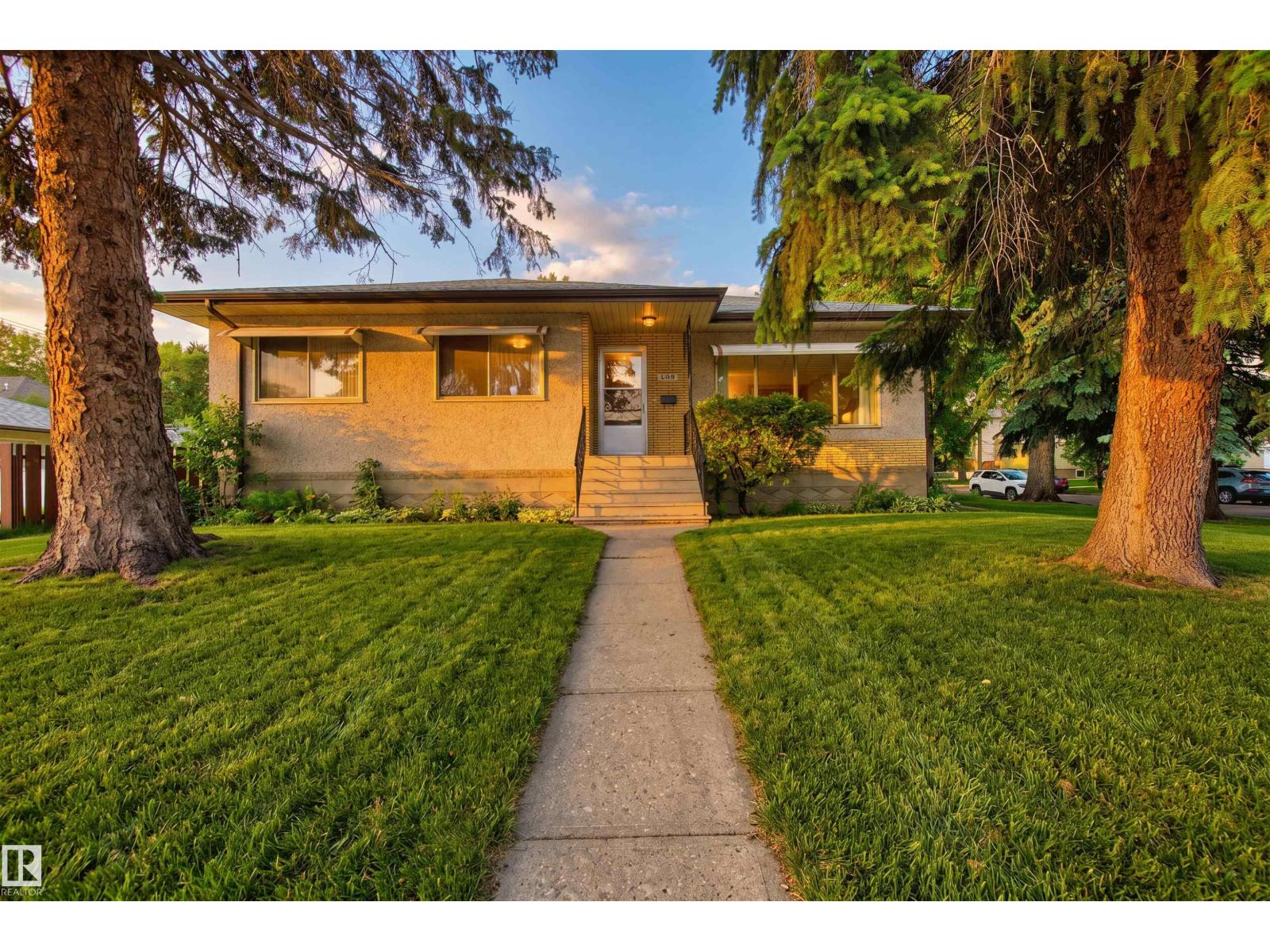 7704 104 AV NW Property Photo 1