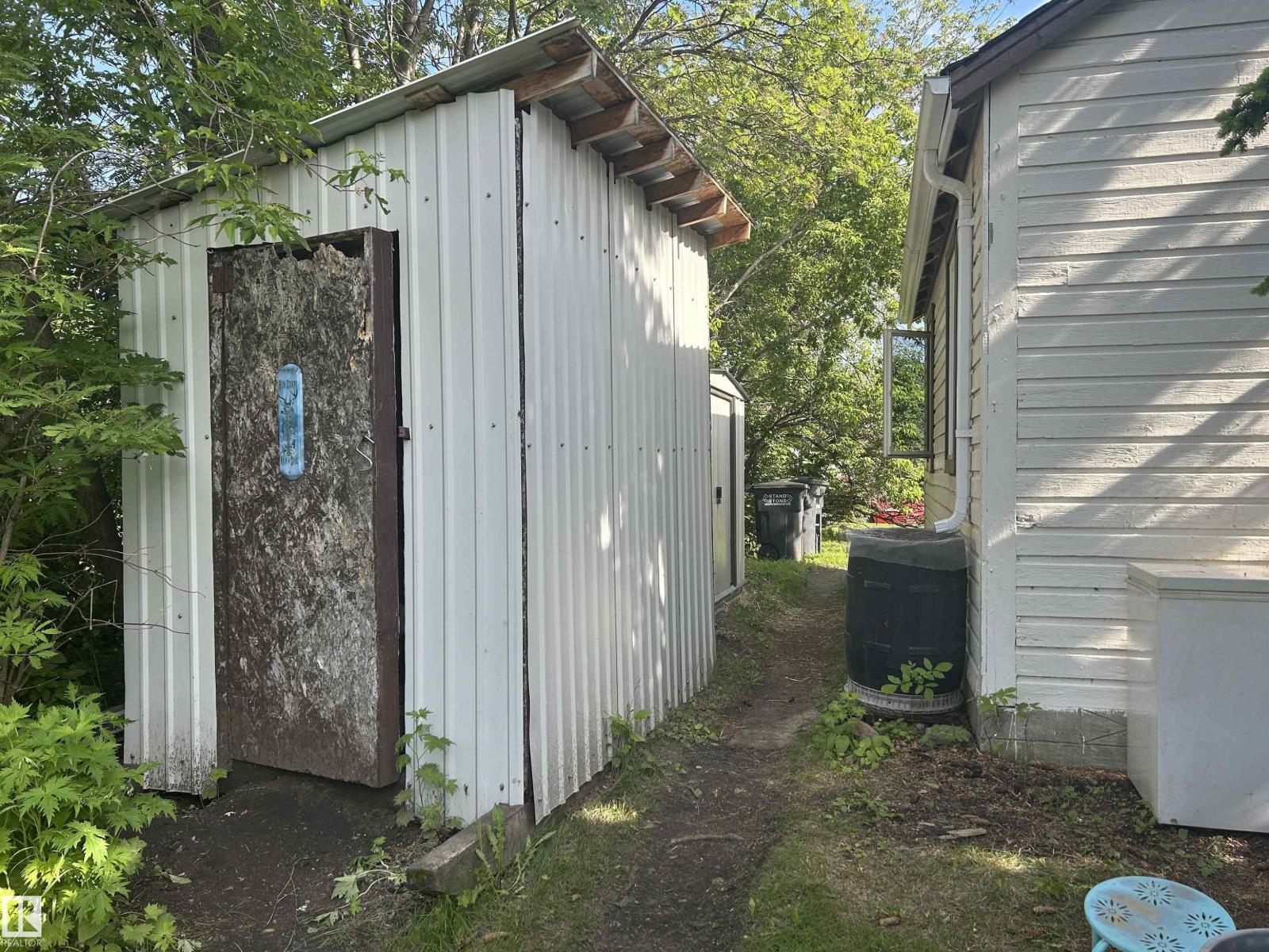 4916 50 Av Property Photo 13