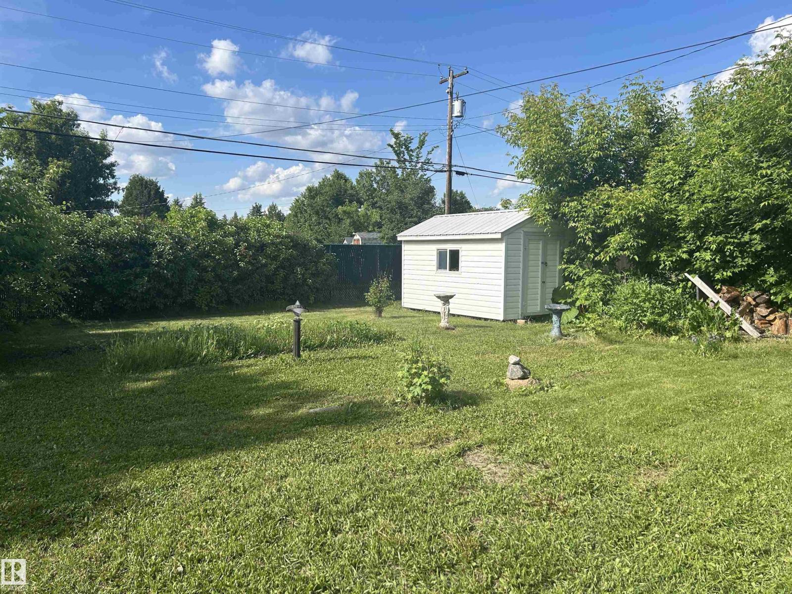 4916 50 Av Property Photo 14