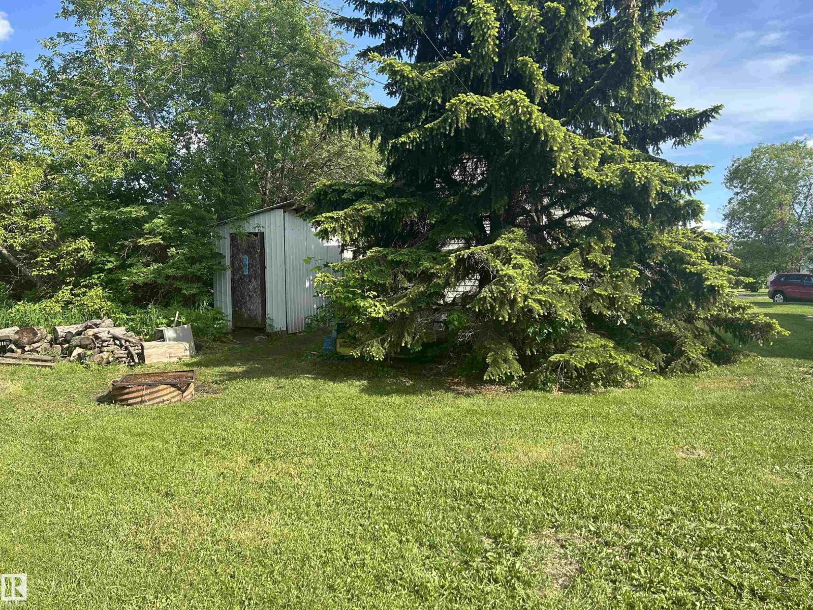 4916 50 Av Property Photo 15