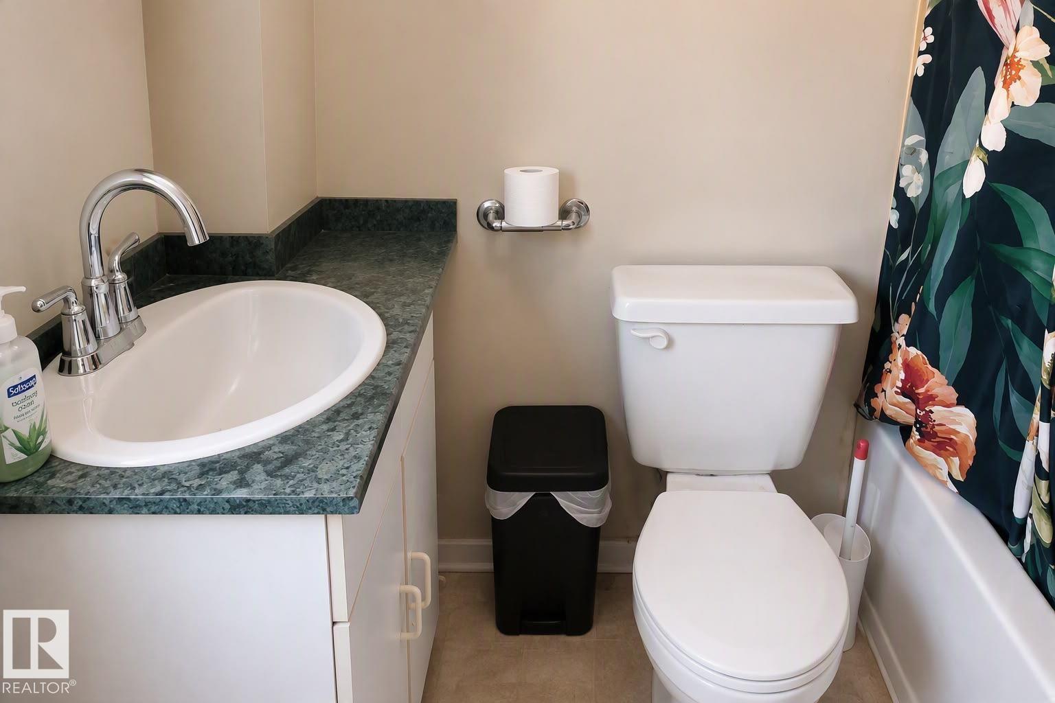 11933 70 St Nw Property Photo 10