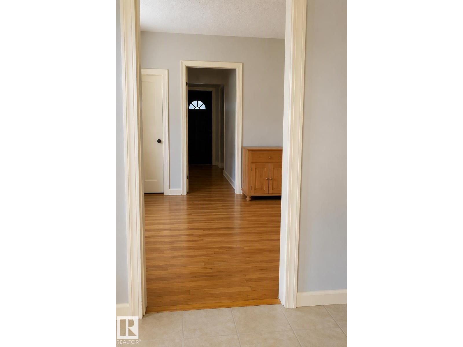 11933 70 St Nw Property Photo 12
