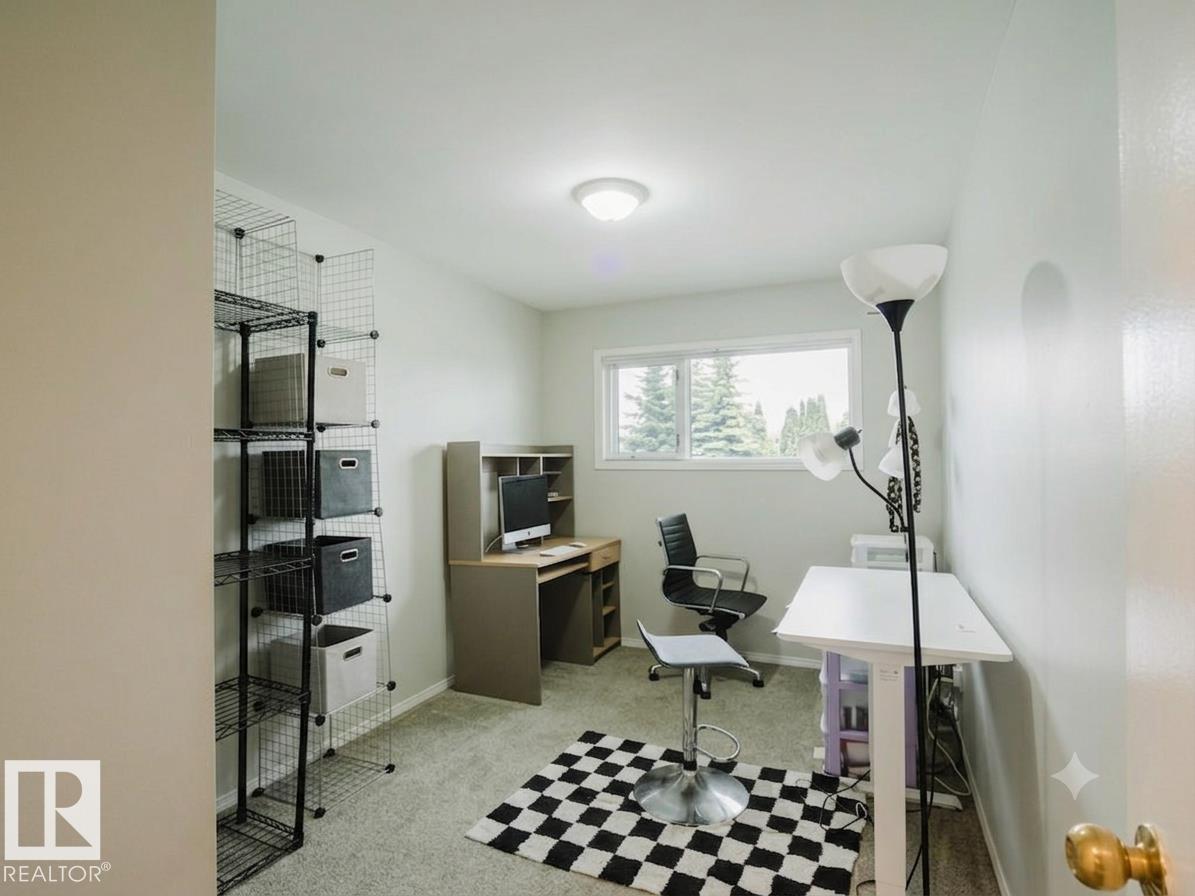 7515 130 Av Nw Property Photo 8