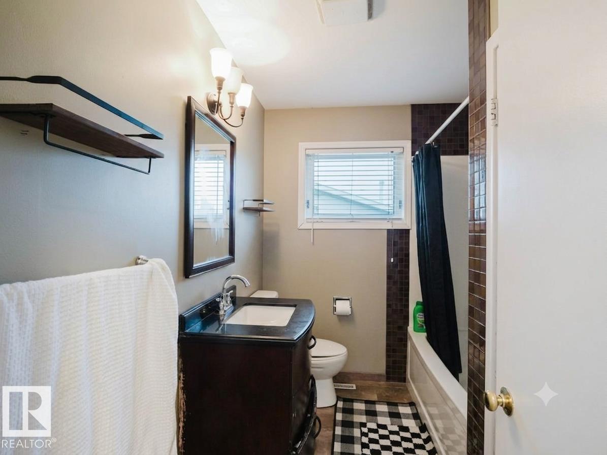 7515 130 Av Nw Property Photo 10