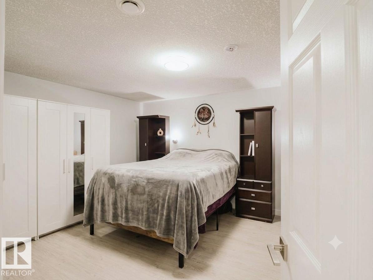 7515 130 Av Nw Property Photo 14