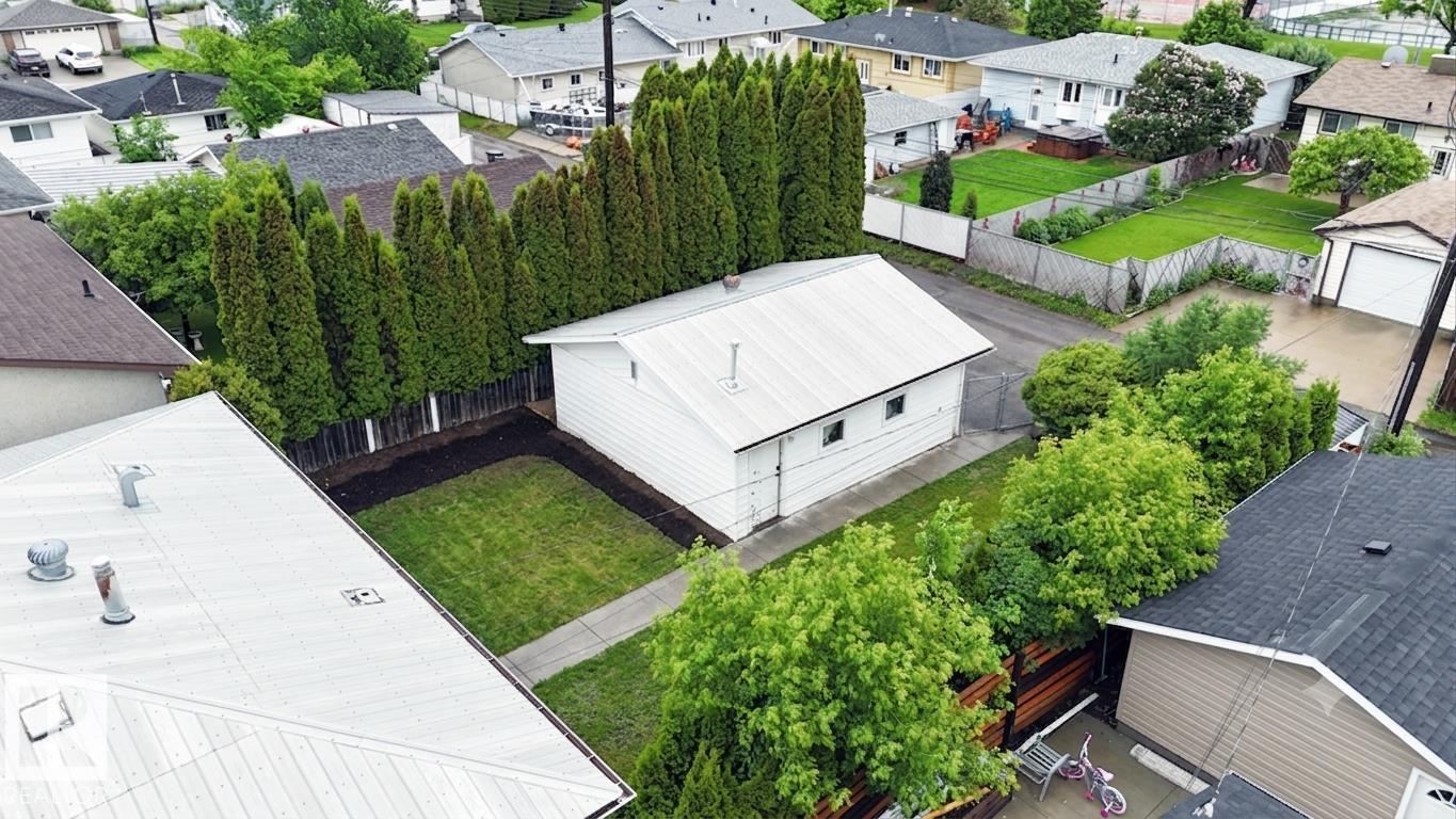7515 130 Av Nw Property Photo 17