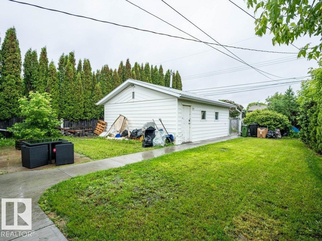7515 130 Av Nw Property Photo 18