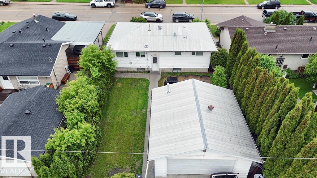 7515 130 Av Nw Property Photo 21