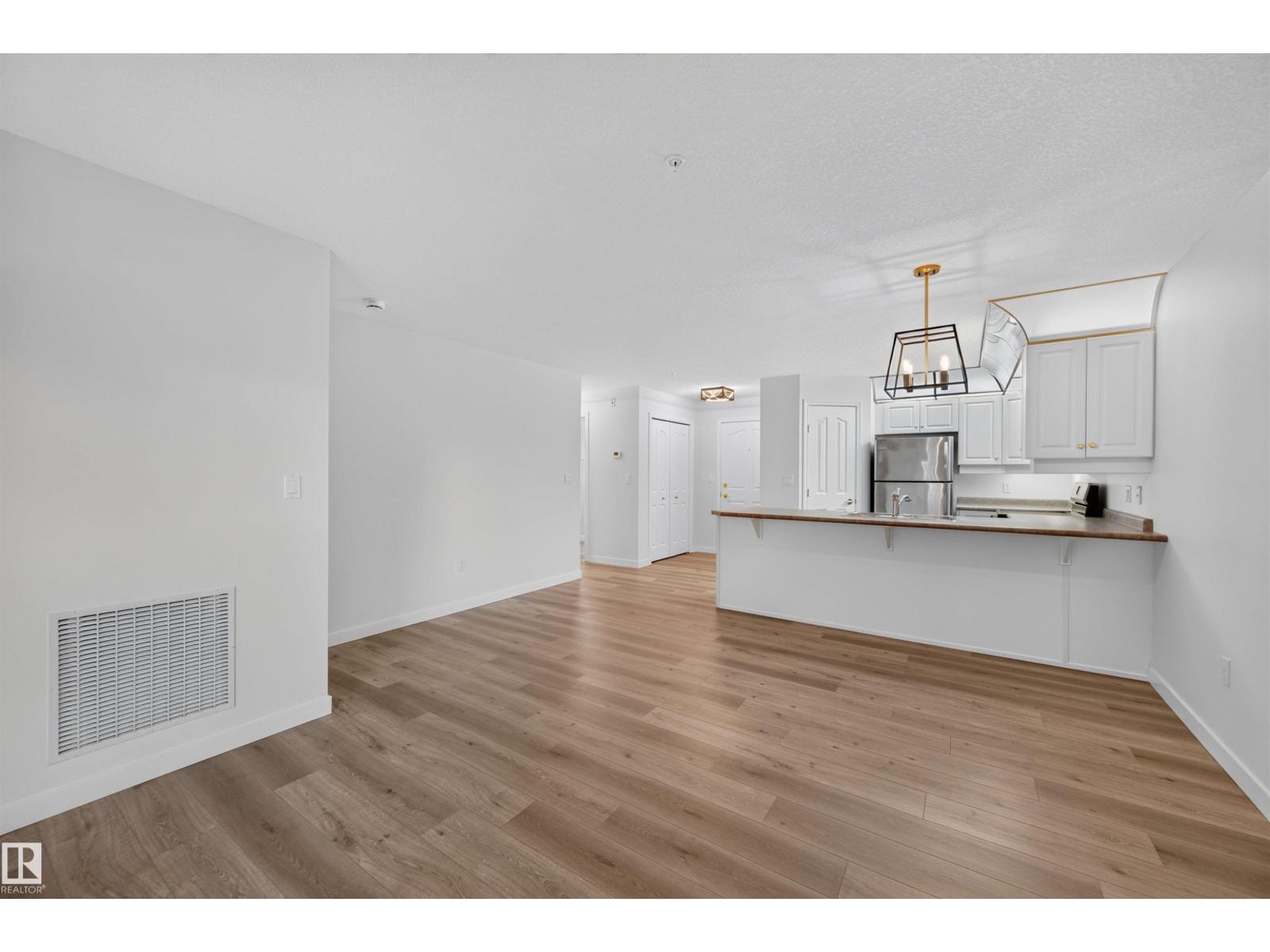 #215 6703 172 St Nw Property Photo 9