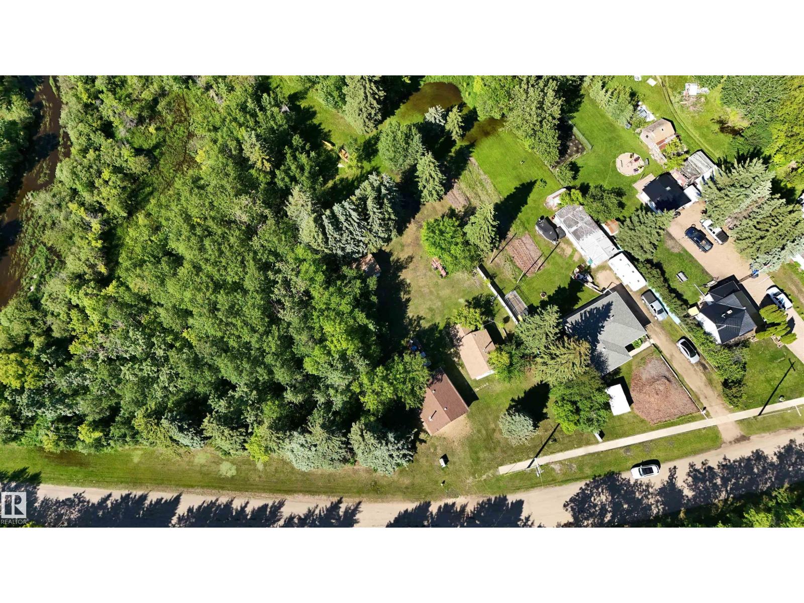 5416 51 Av Property Photo 7