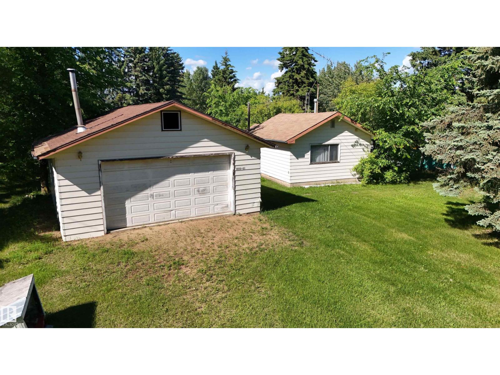 5416 51 Av Property Photo 11