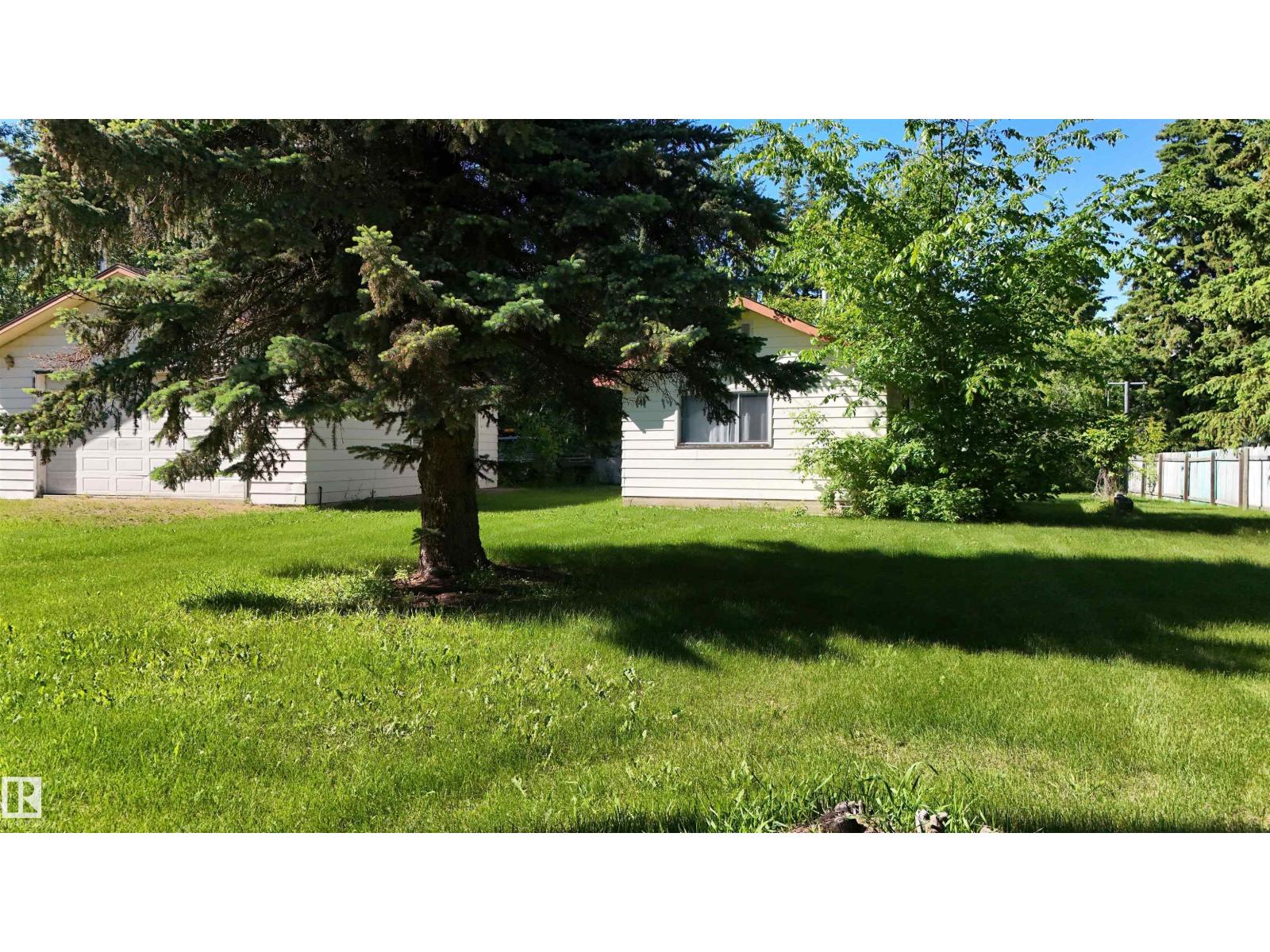 5416 51 Av Property Photo 17