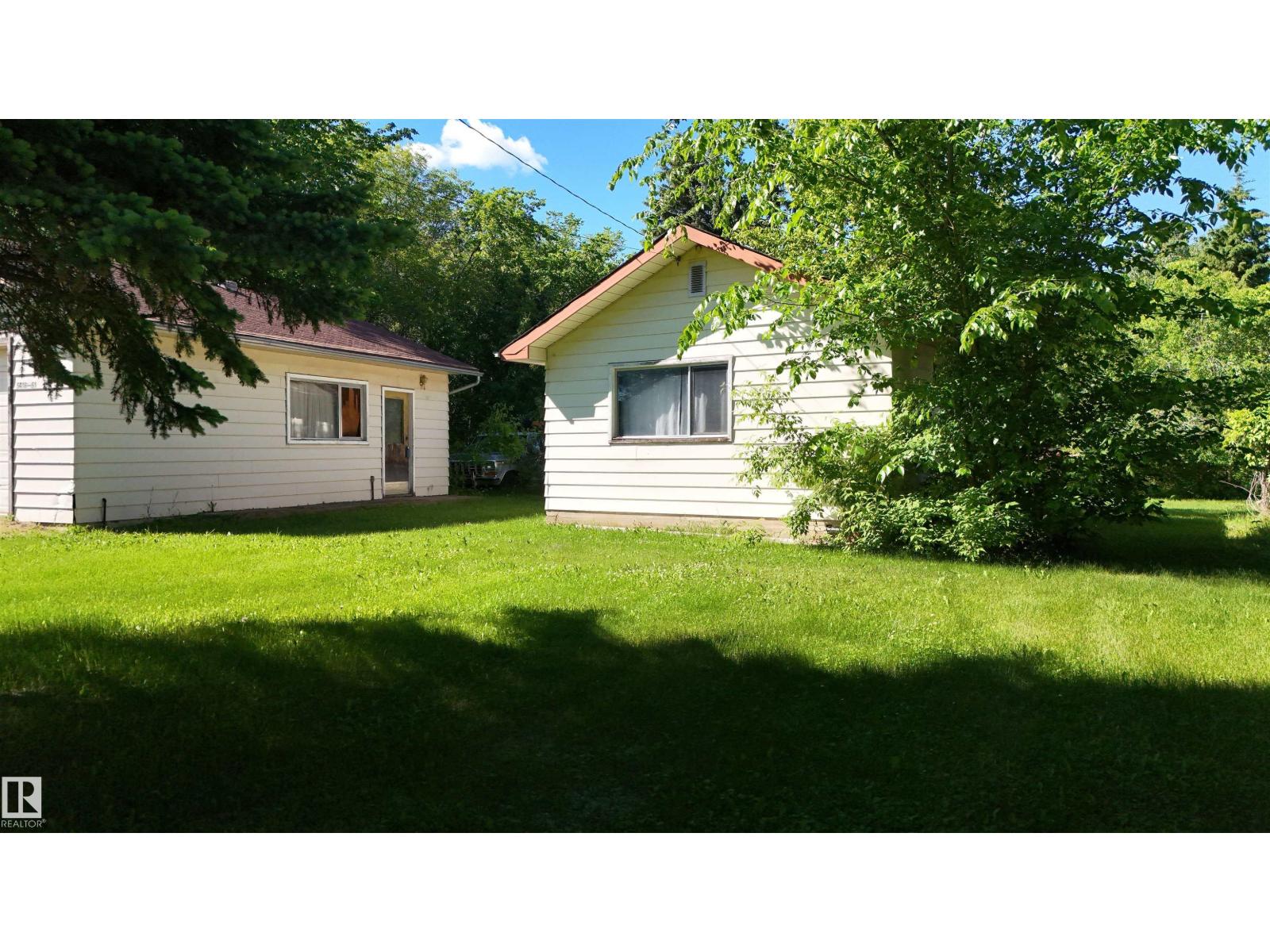 5416 51 Av Property Photo 18
