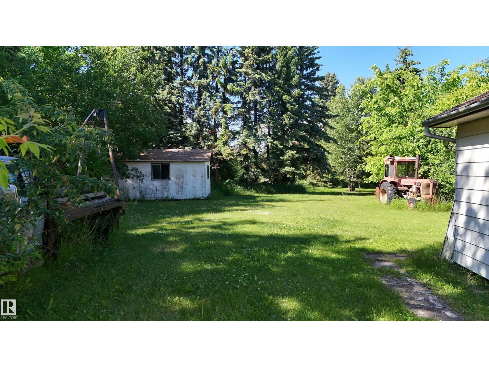 5416 51 Av Property Photo 20