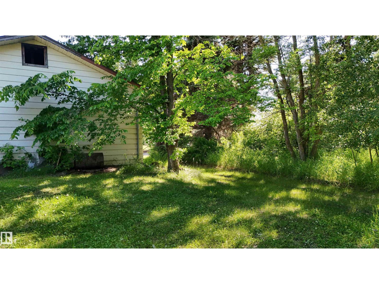 5416 51 Av Property Photo 25