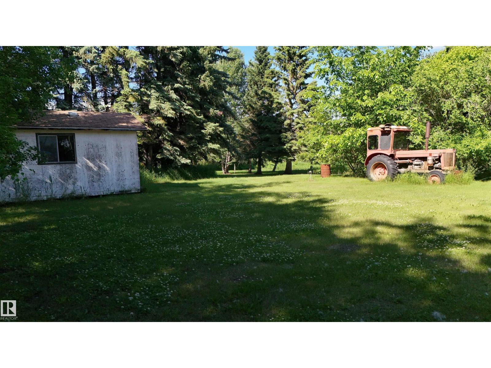 5416 51 Av Property Photo 27