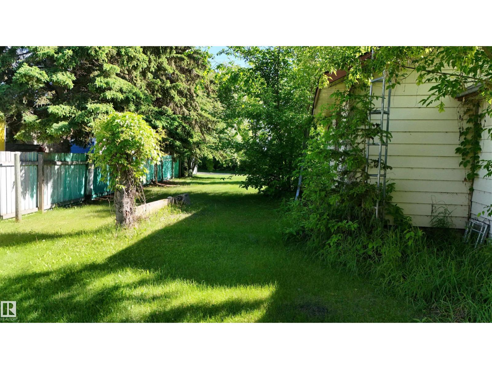 5416 51 Av Property Photo 30