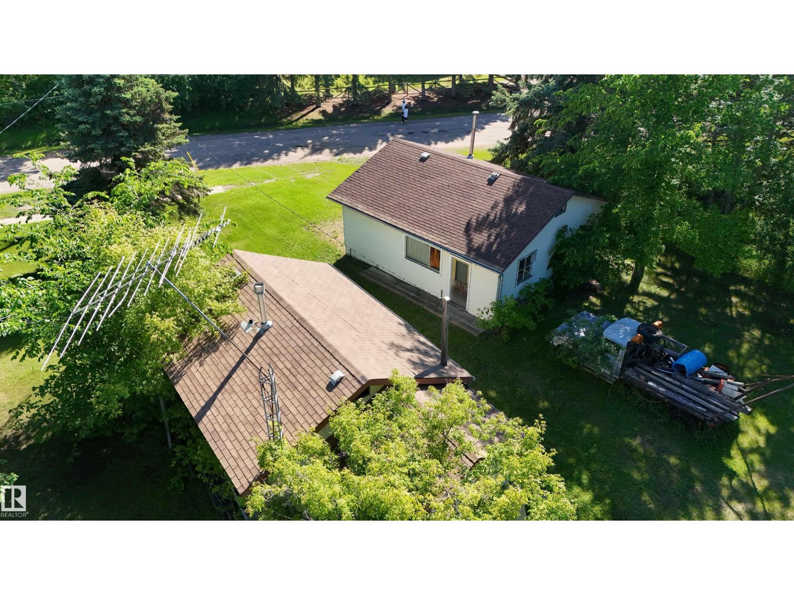 5416 51 Av Property Photo 31