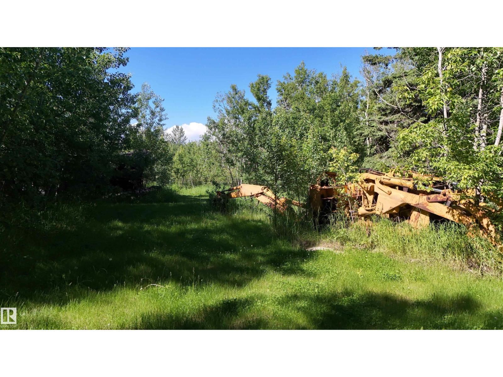 5416 51 Av Property Photo 38