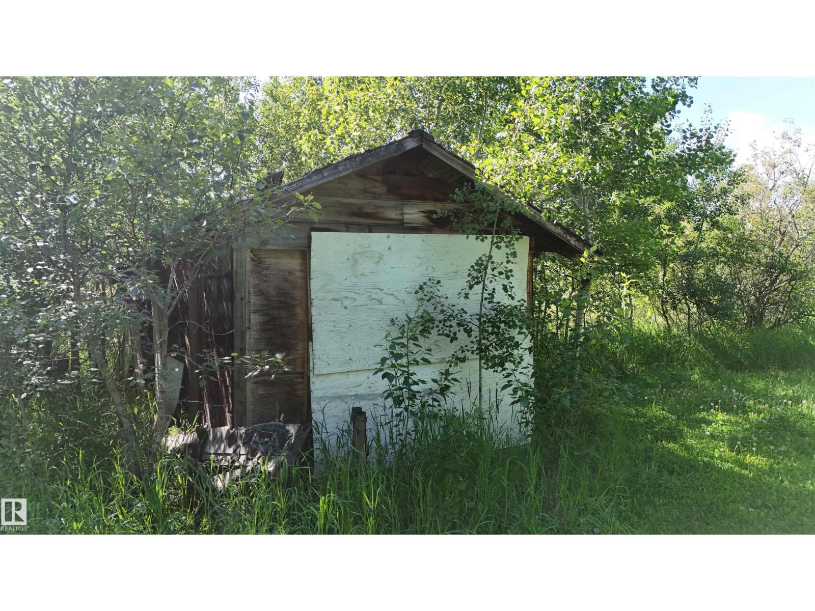 5416 51 Av Property Photo 43
