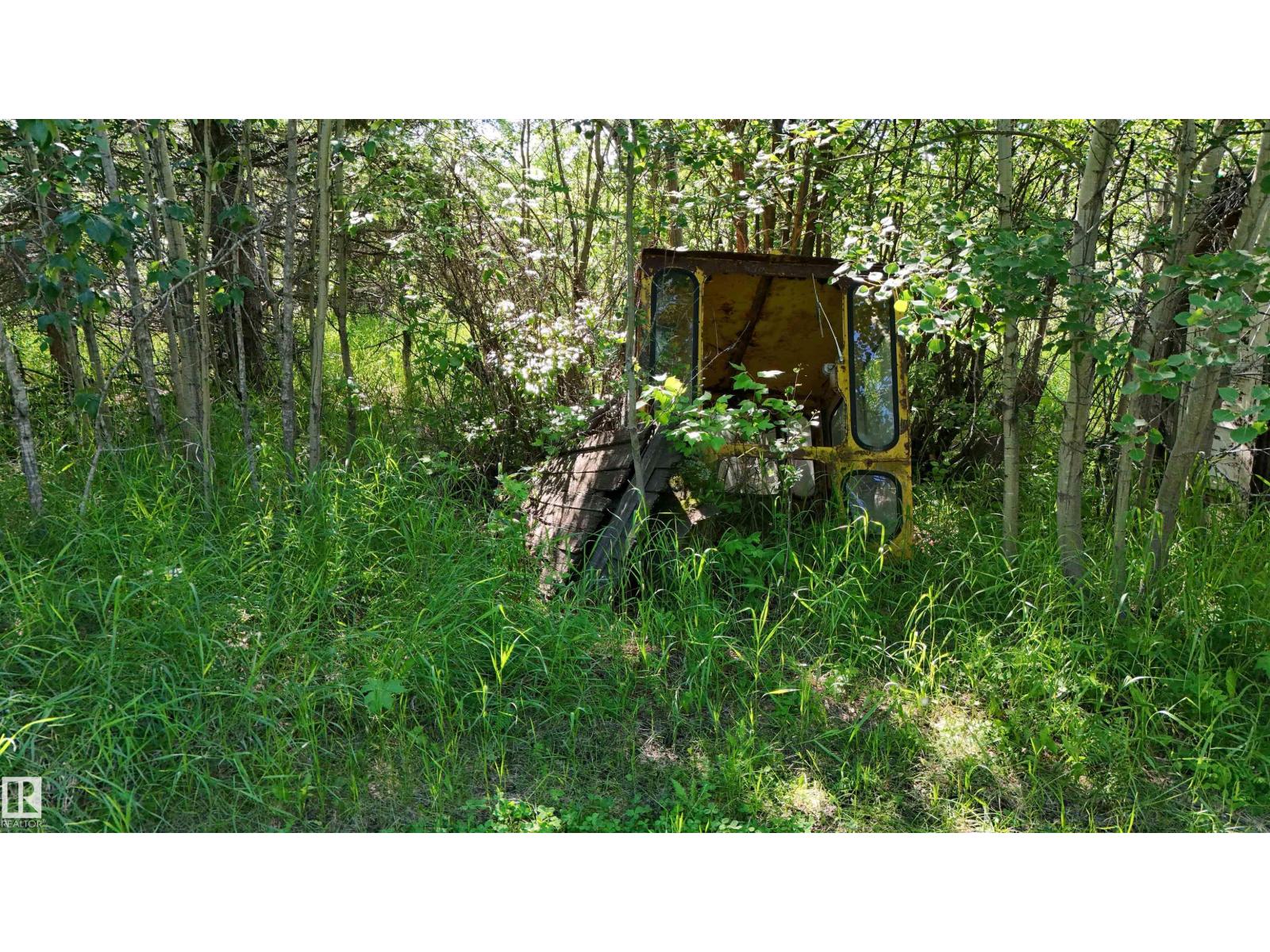 5416 51 Av Property Photo 44