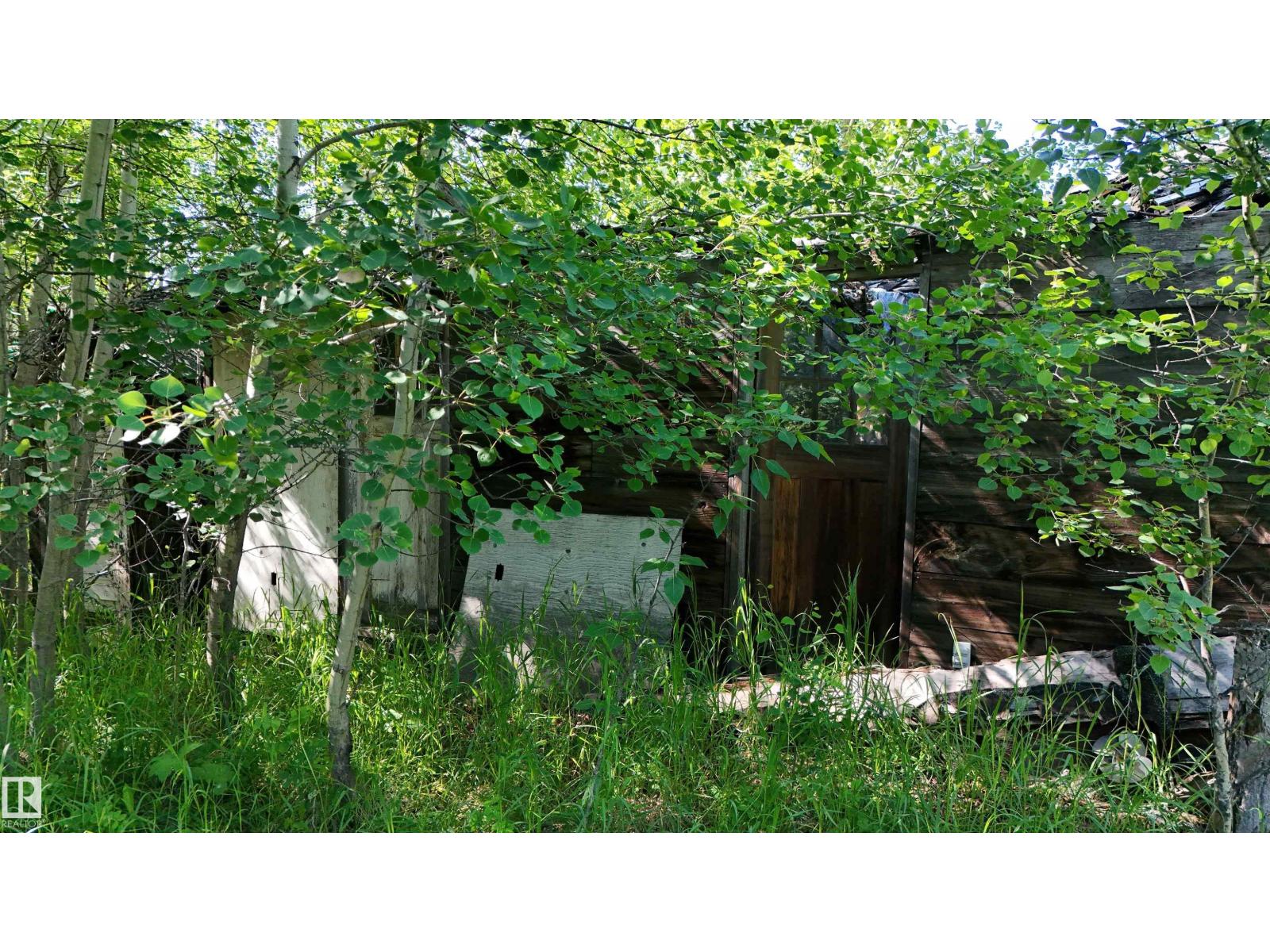 5416 51 Av Property Photo 45
