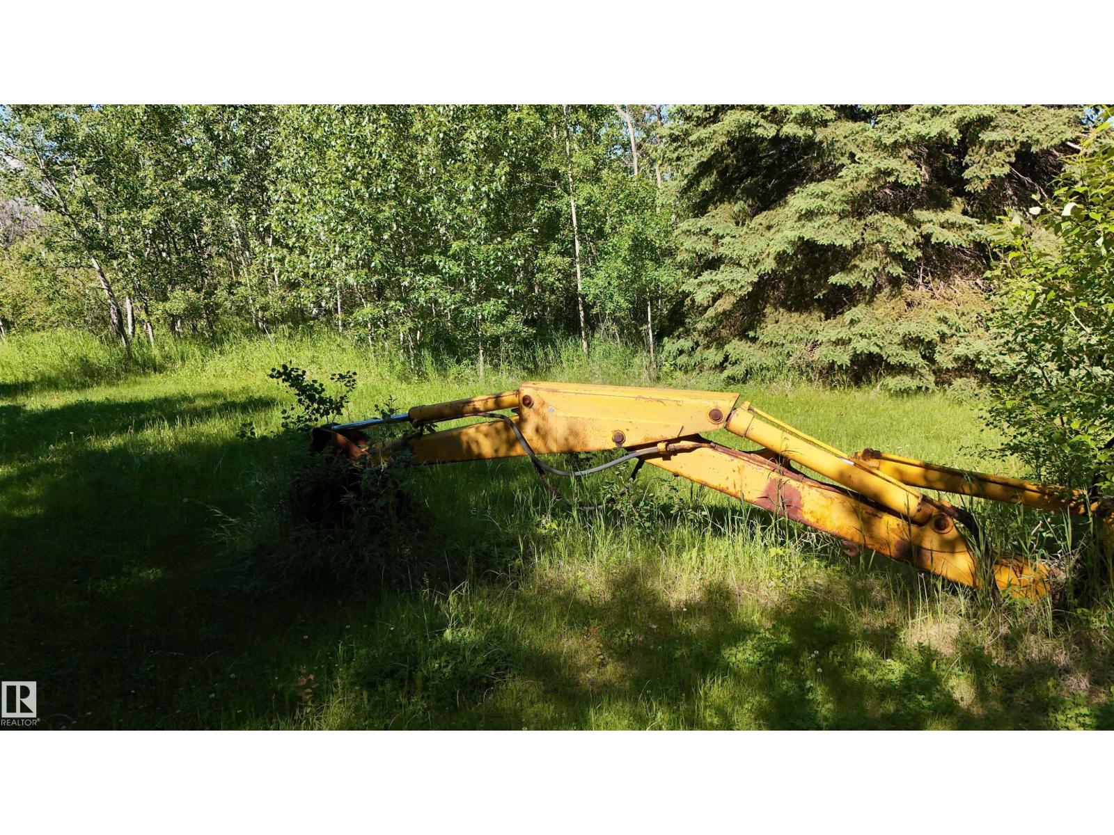 5416 51 Av Property Photo 47