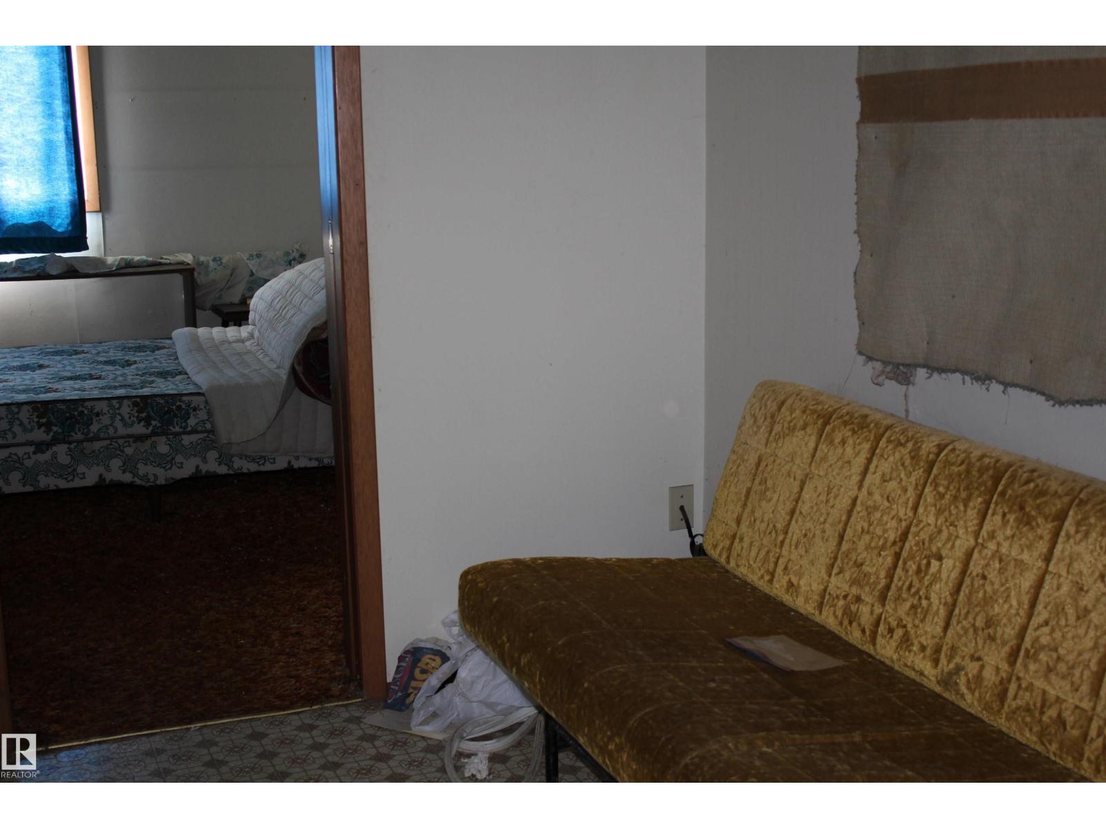 5416 51 Av Property Photo 48