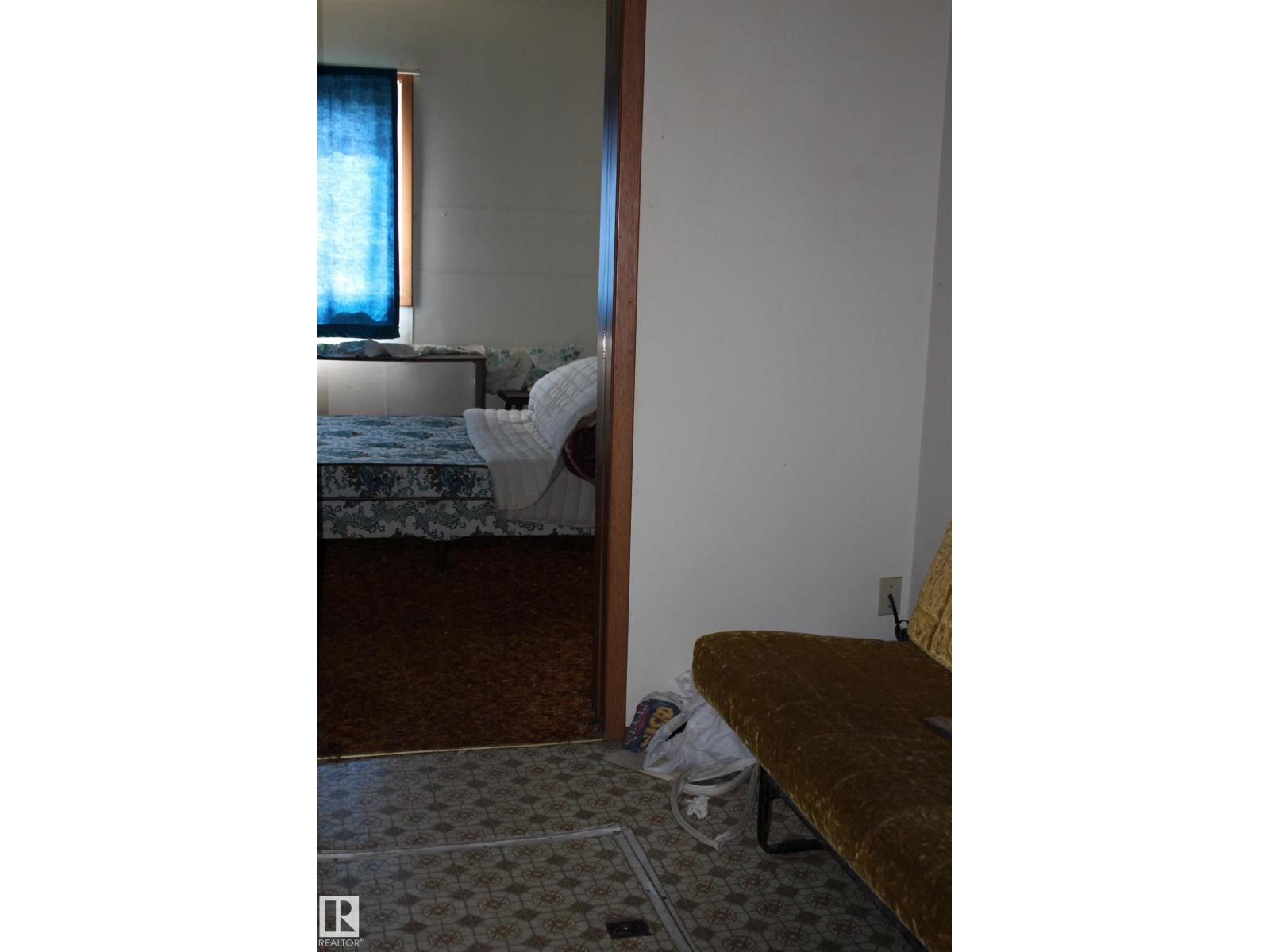 5416 51 Av Property Photo 49