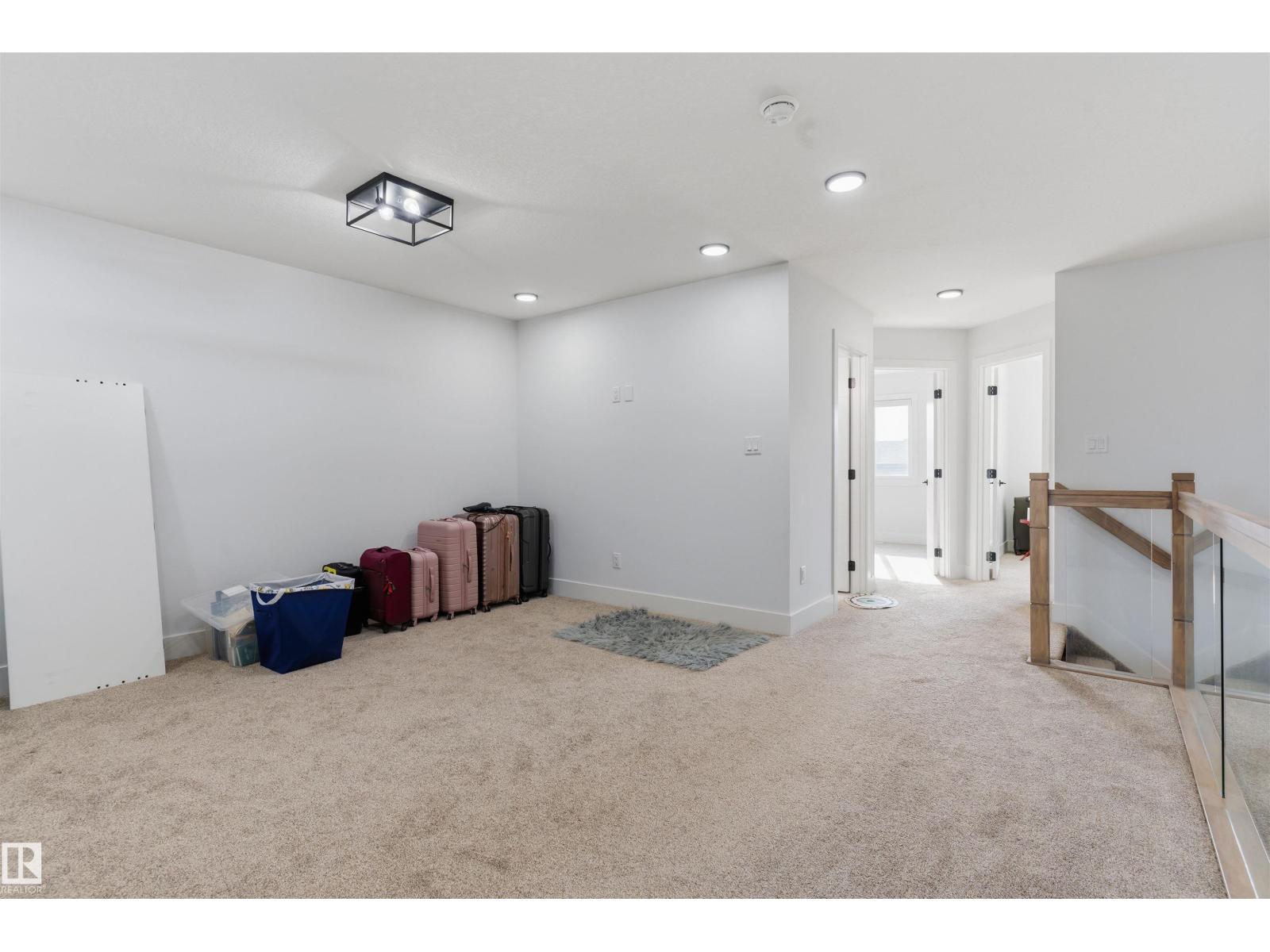 4373 37 St Property Photo 13