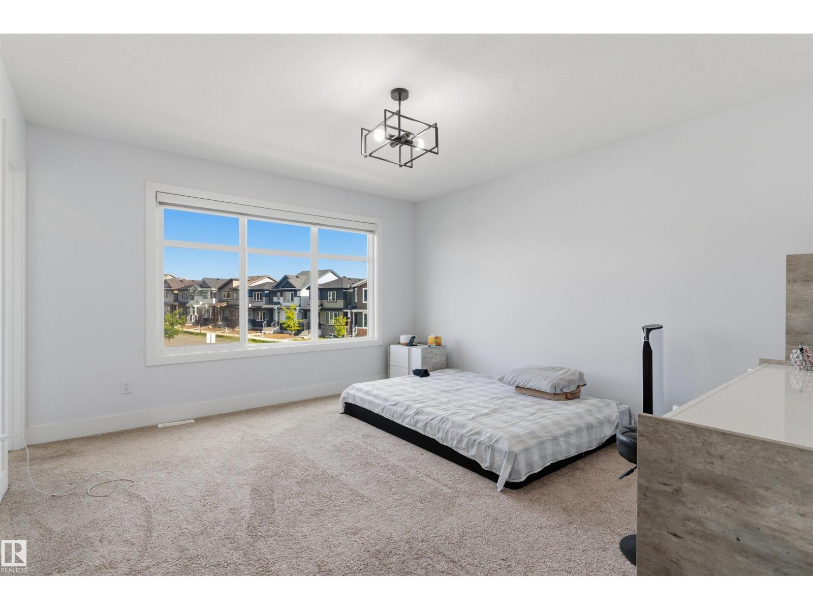 4373 37 St Property Photo 20