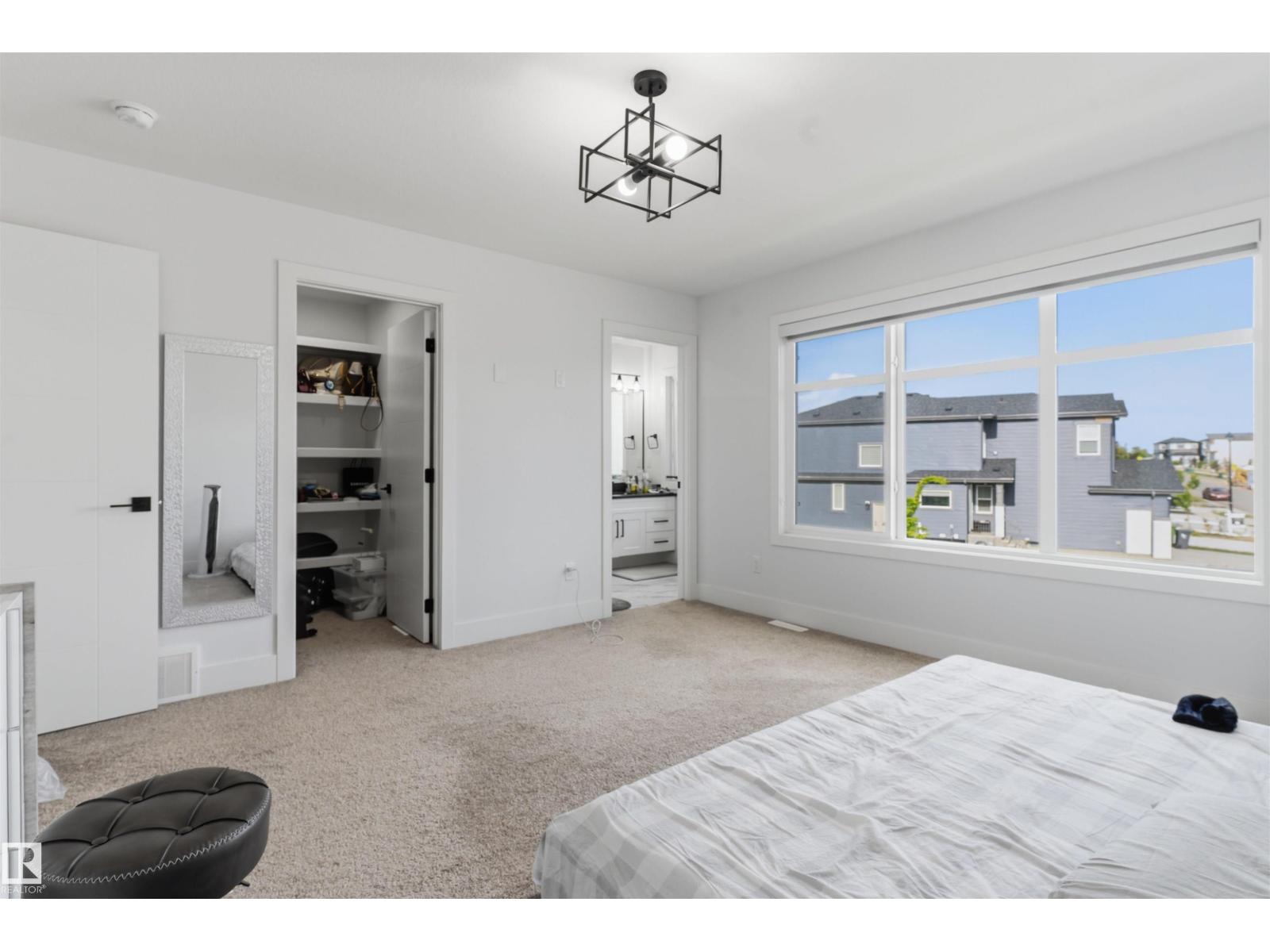 4373 37 St Property Photo 21