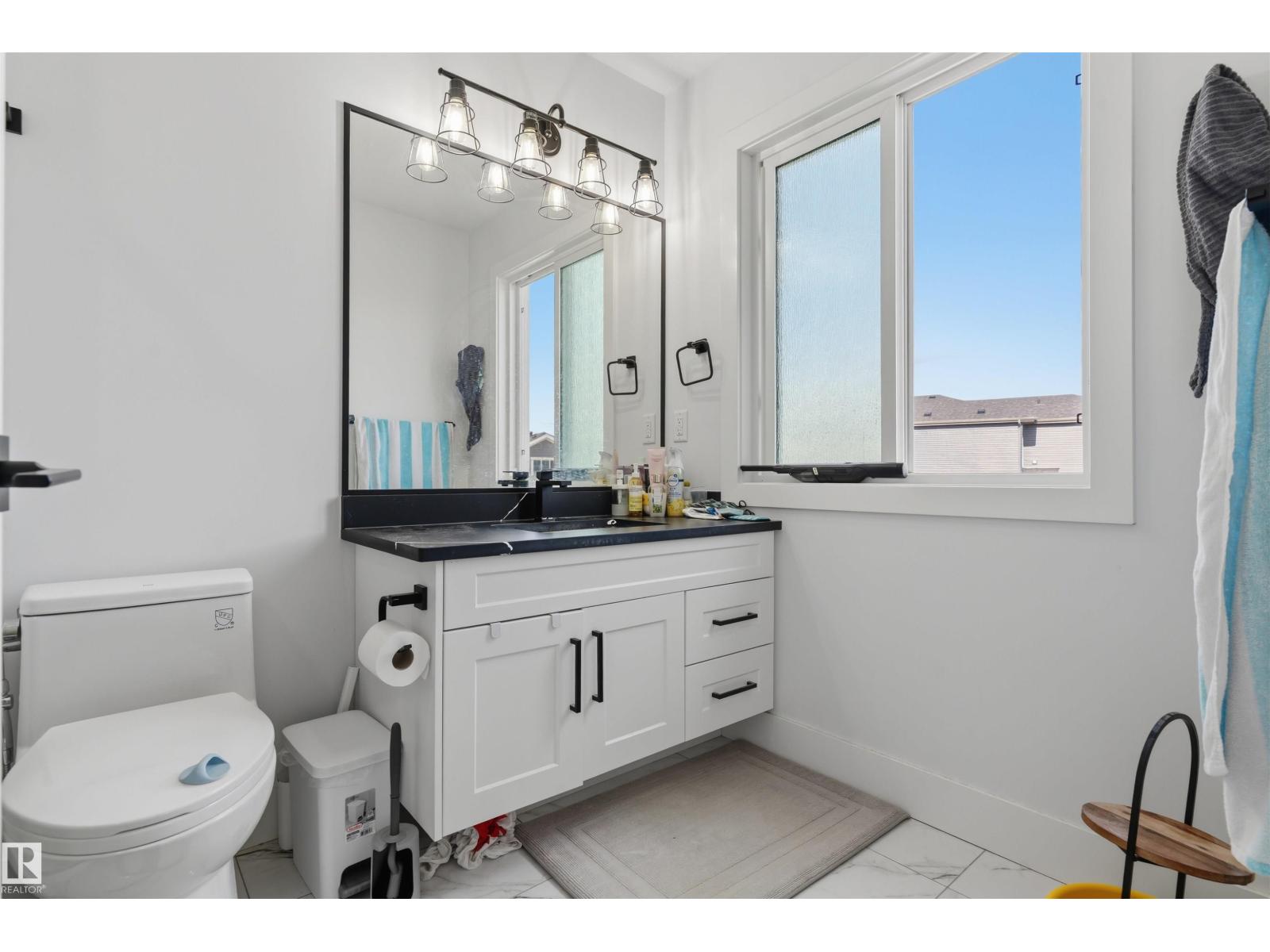 4373 37 St Property Photo 22