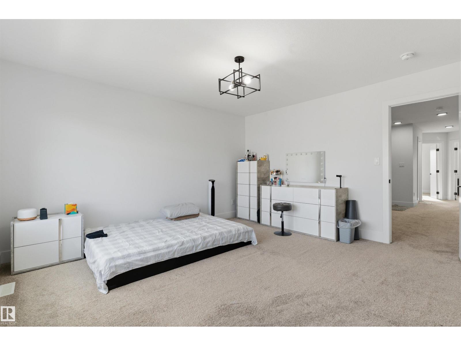 4373 37 St Property Photo 25