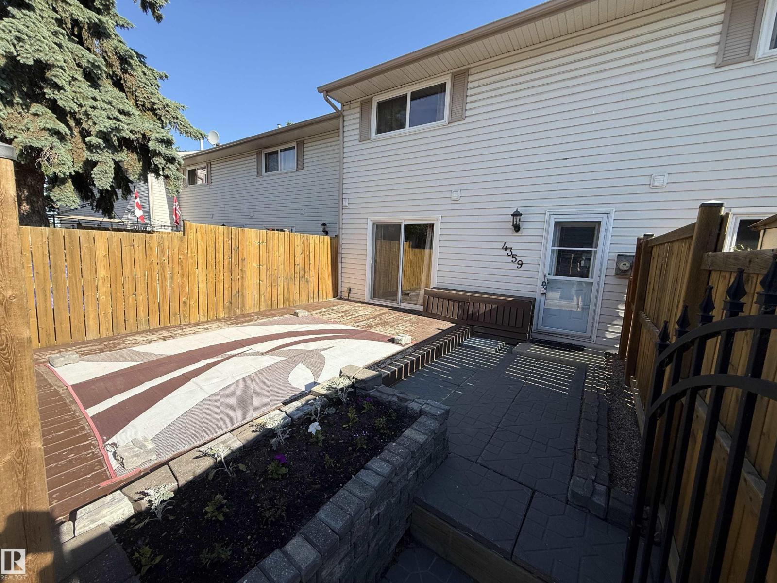 4359 46 St Property Photo 2