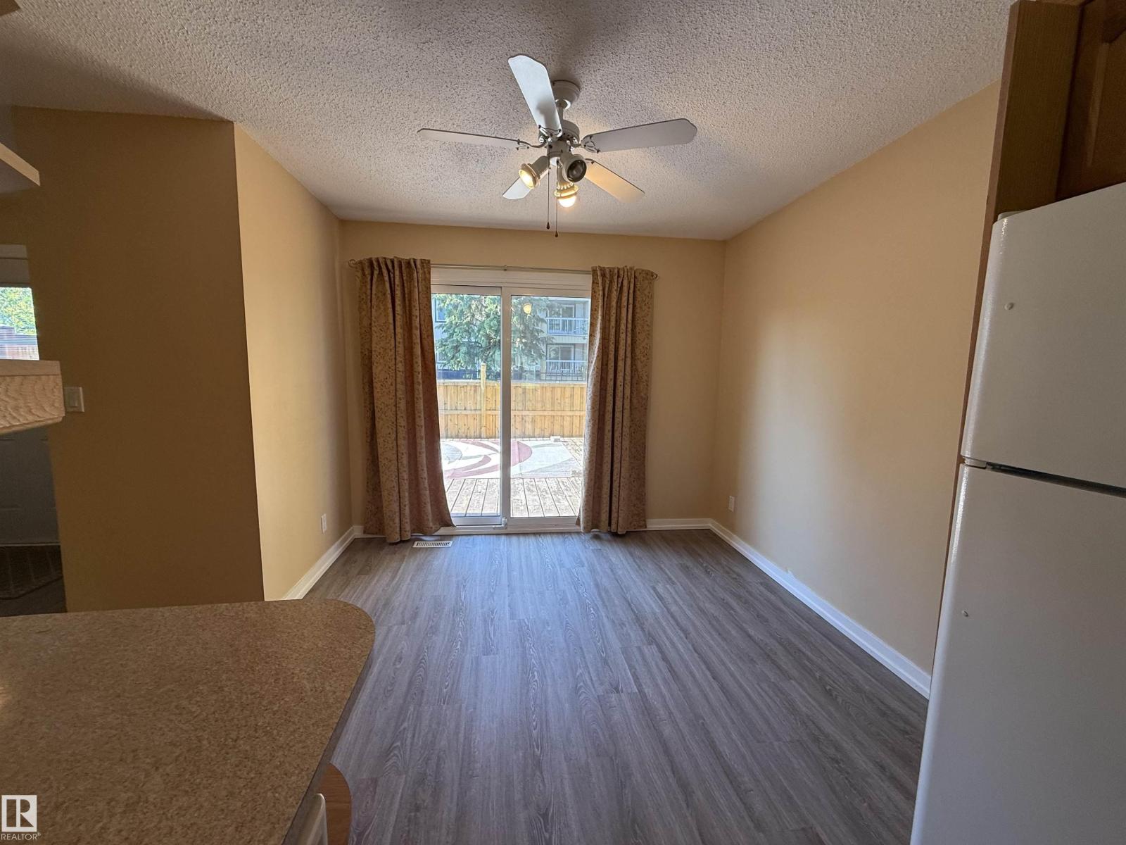 4359 46 St Property Photo 9