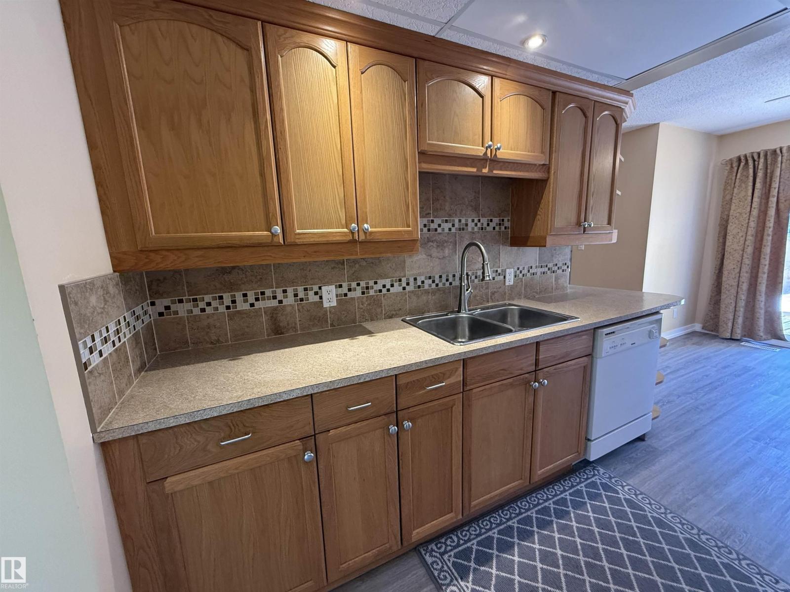 4359 46 St Property Photo 12