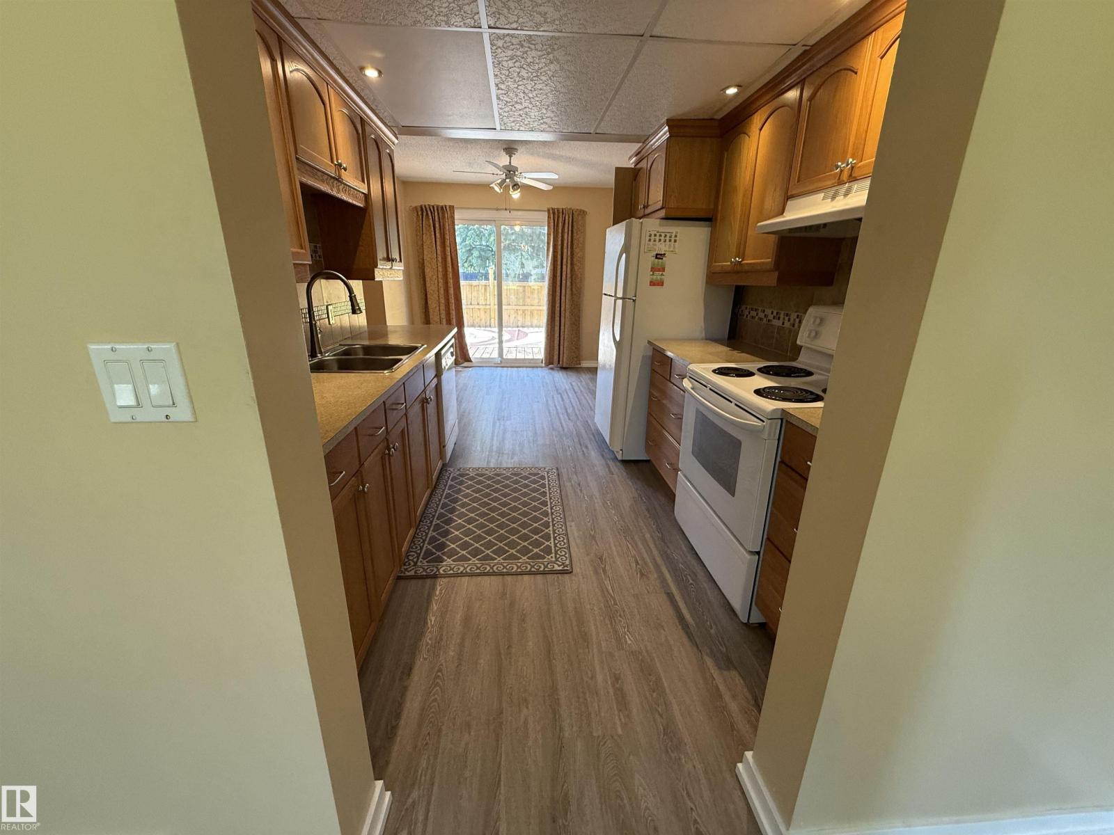 4359 46 St Property Photo 13