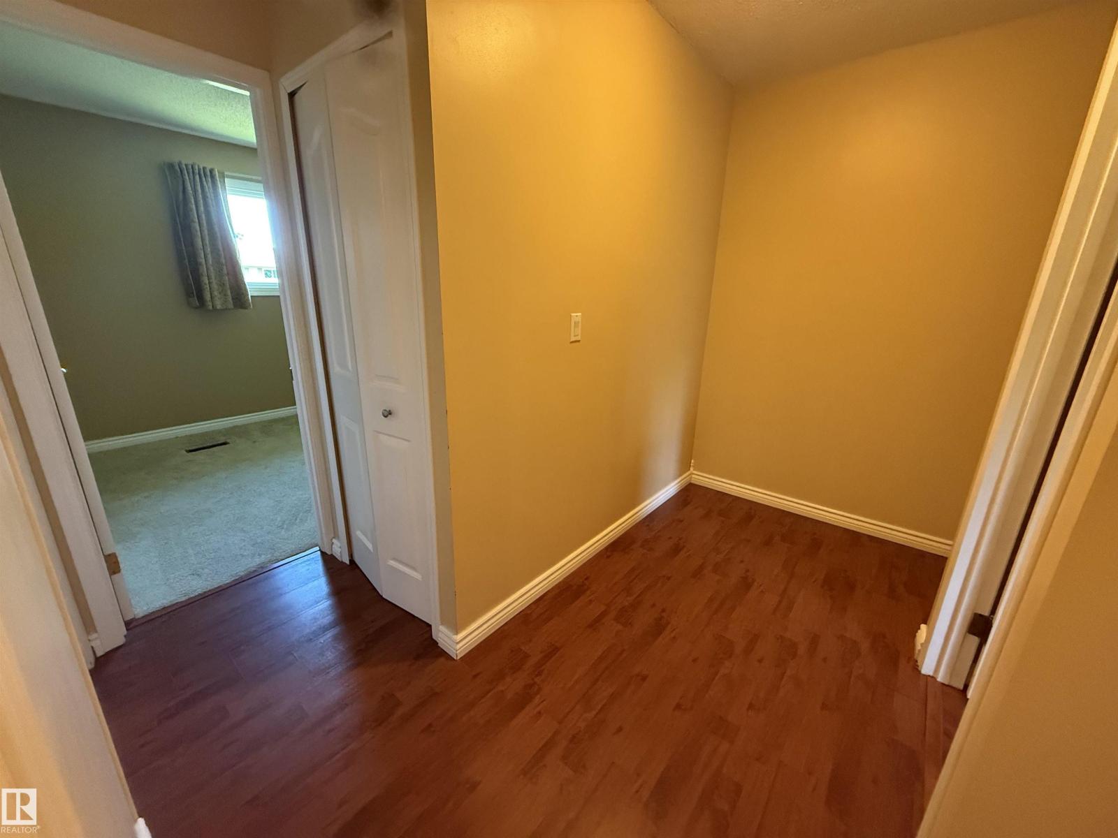 4359 46 St Property Photo 18