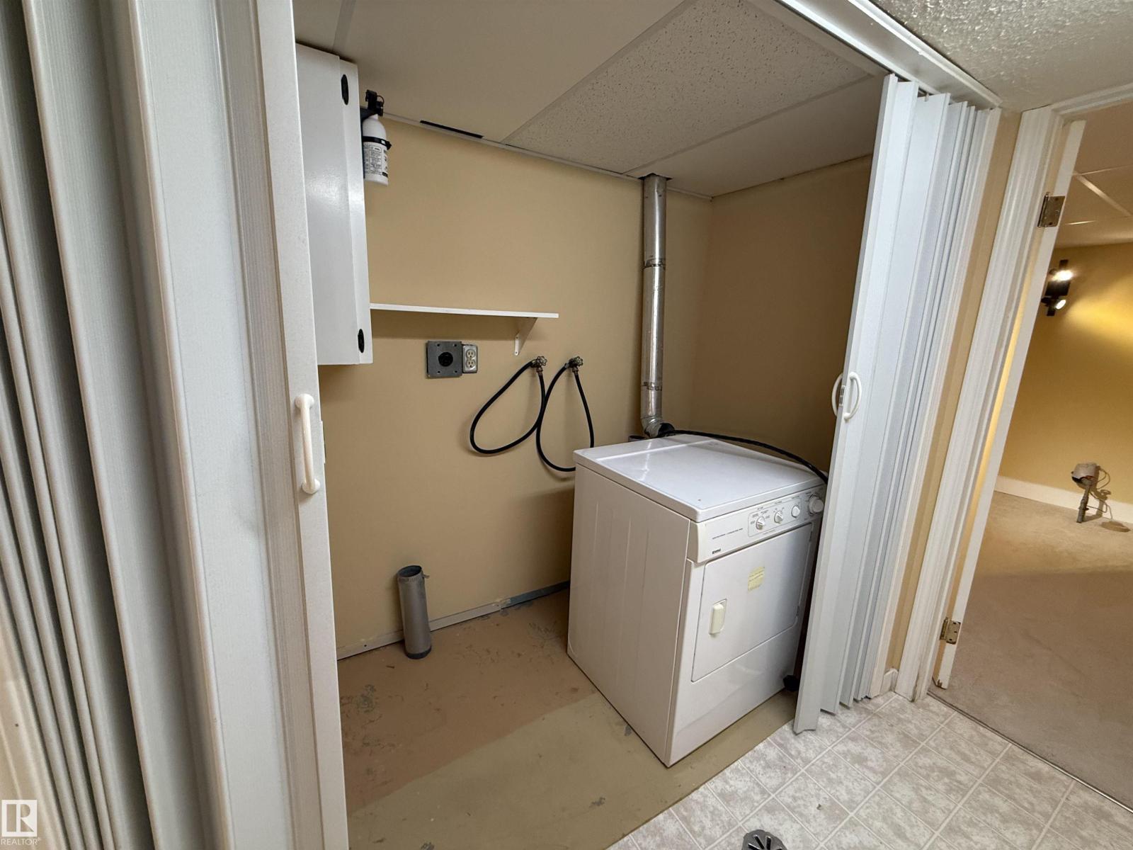 4359 46 St Property Photo 25