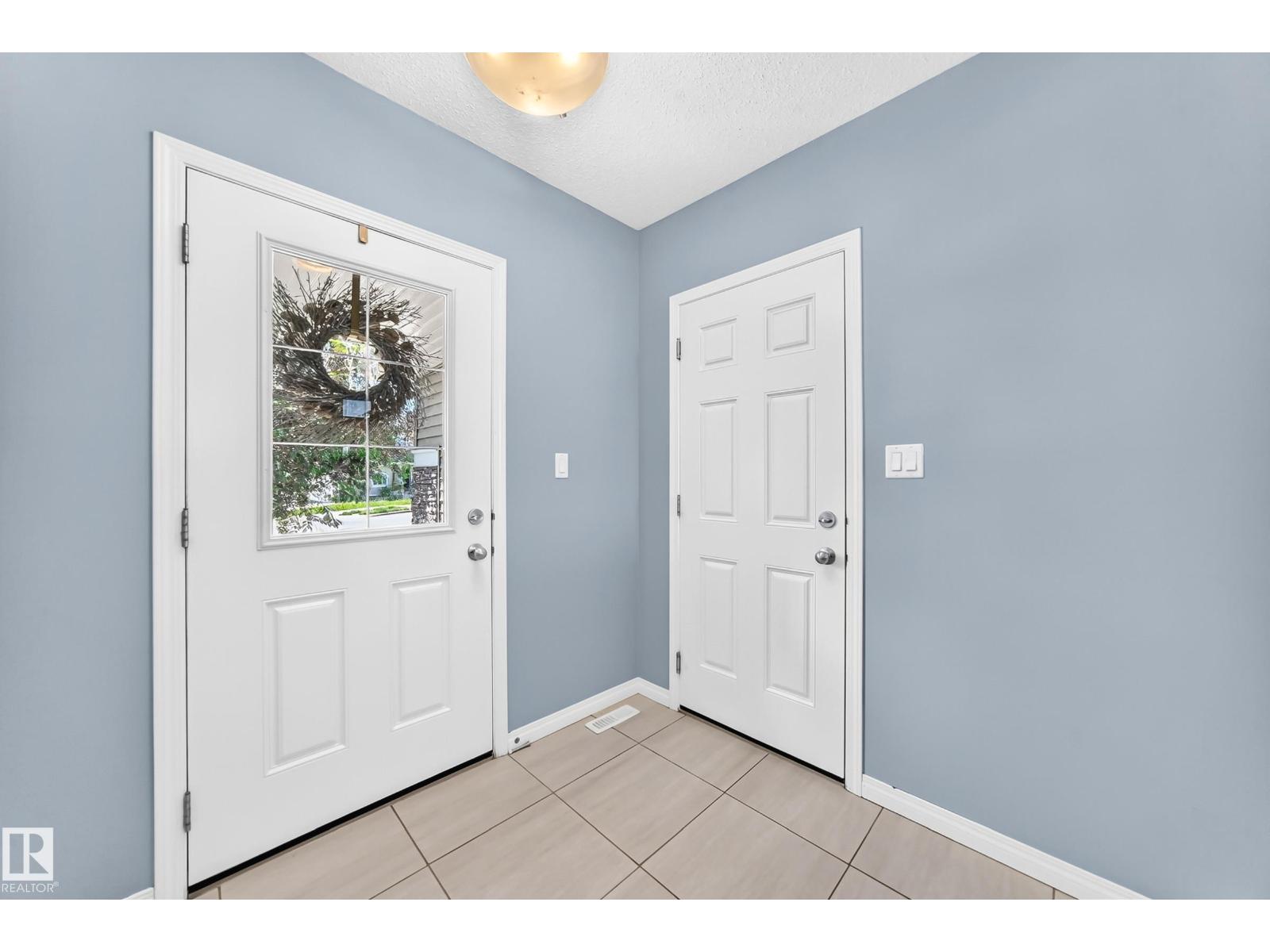 2305 68 St Sw Property Photo 3