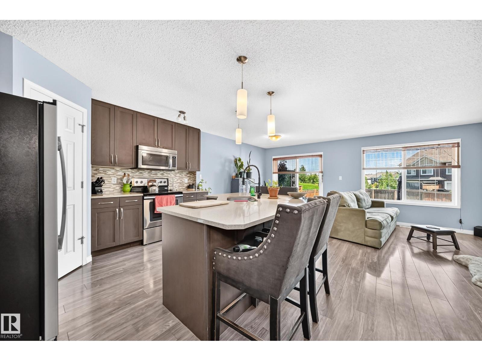 2305 68 St Sw Property Photo 5
