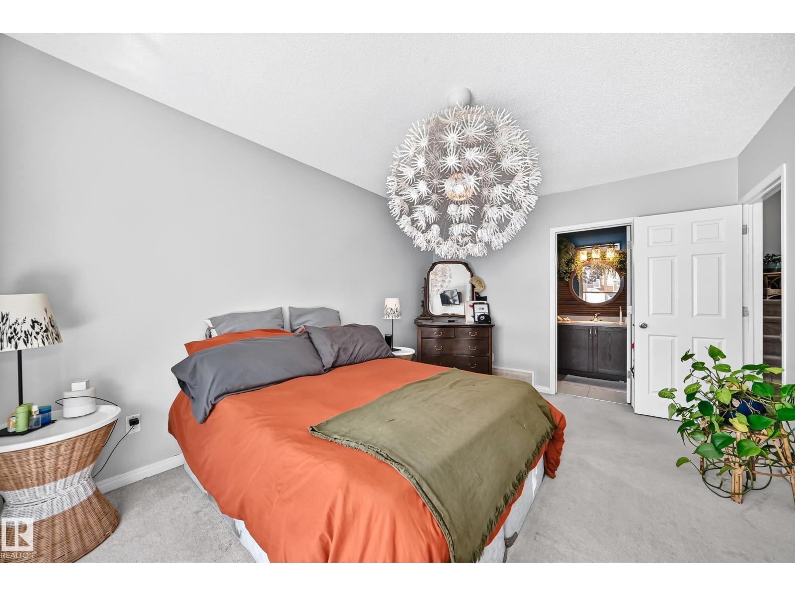 2305 68 St Sw Property Photo 23