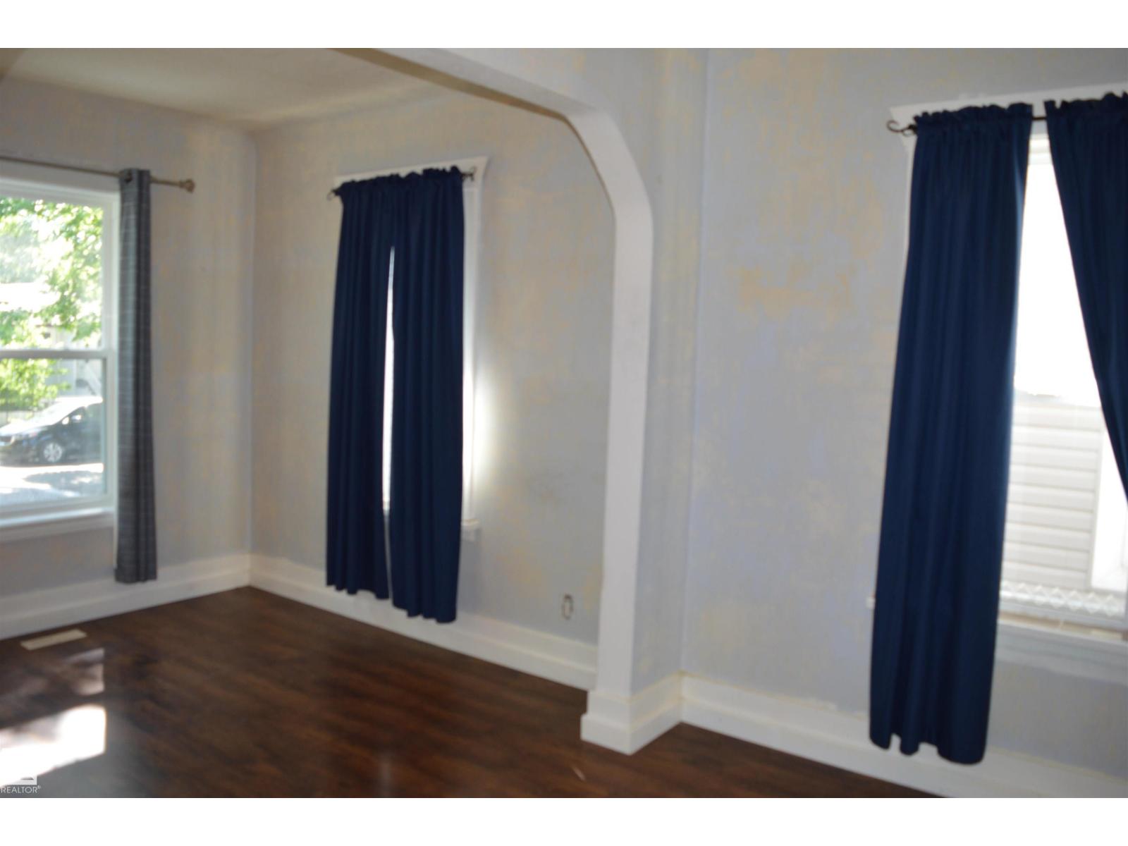 11920 78 St Nw Property Photo 3