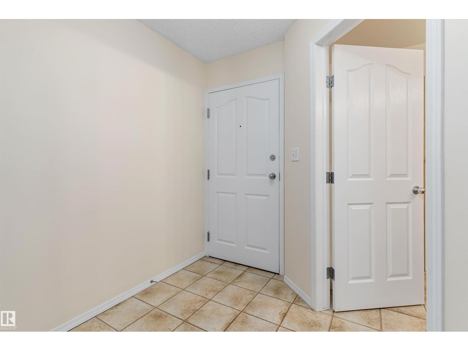 #1002 9707 105 St Nw Property Photo 5