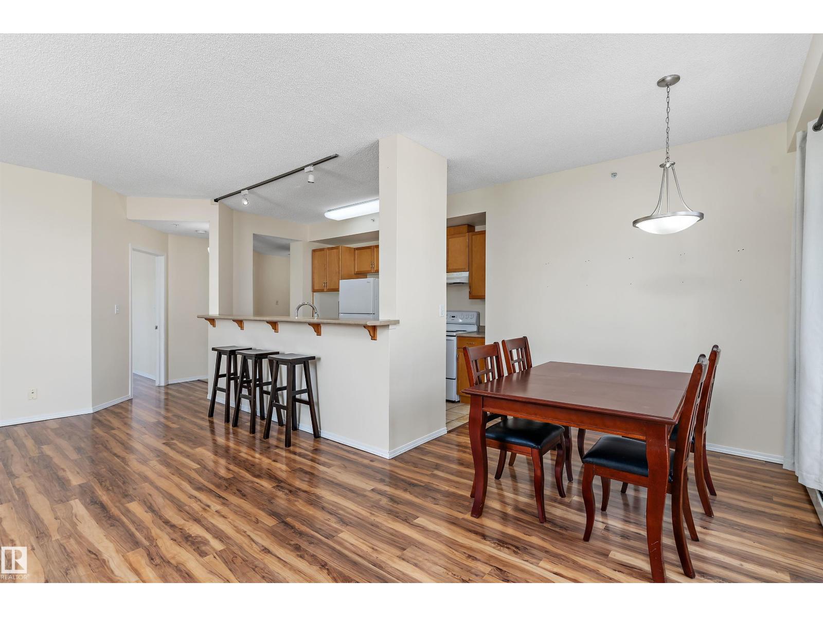 #1002 9707 105 St Nw Property Photo 8