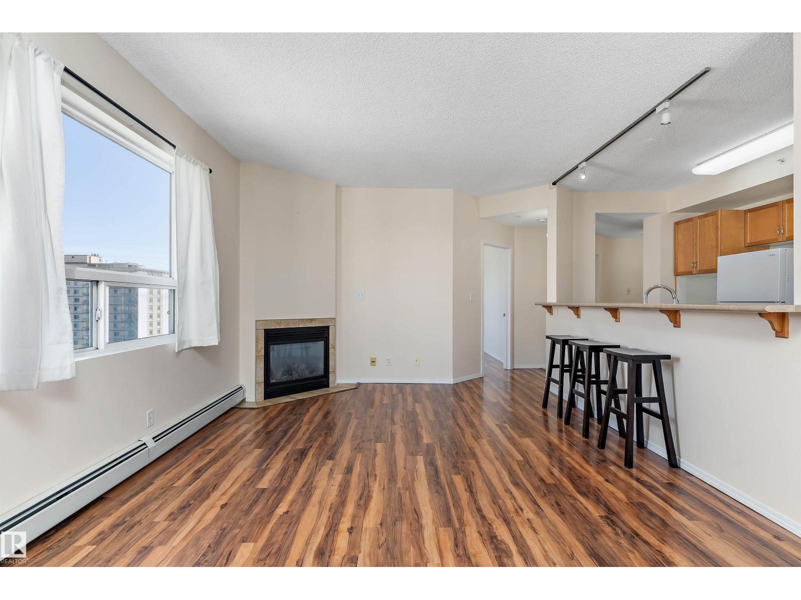#1002 9707 105 St Nw Property Photo 15