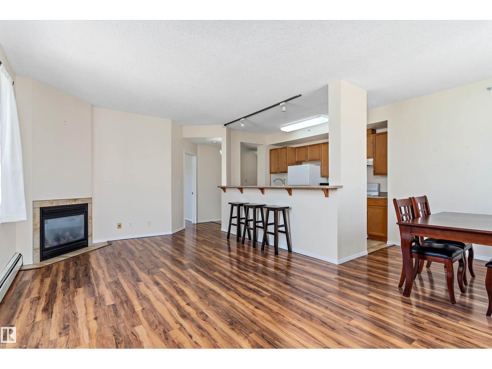 #1002 9707 105 St Nw Property Photo 16