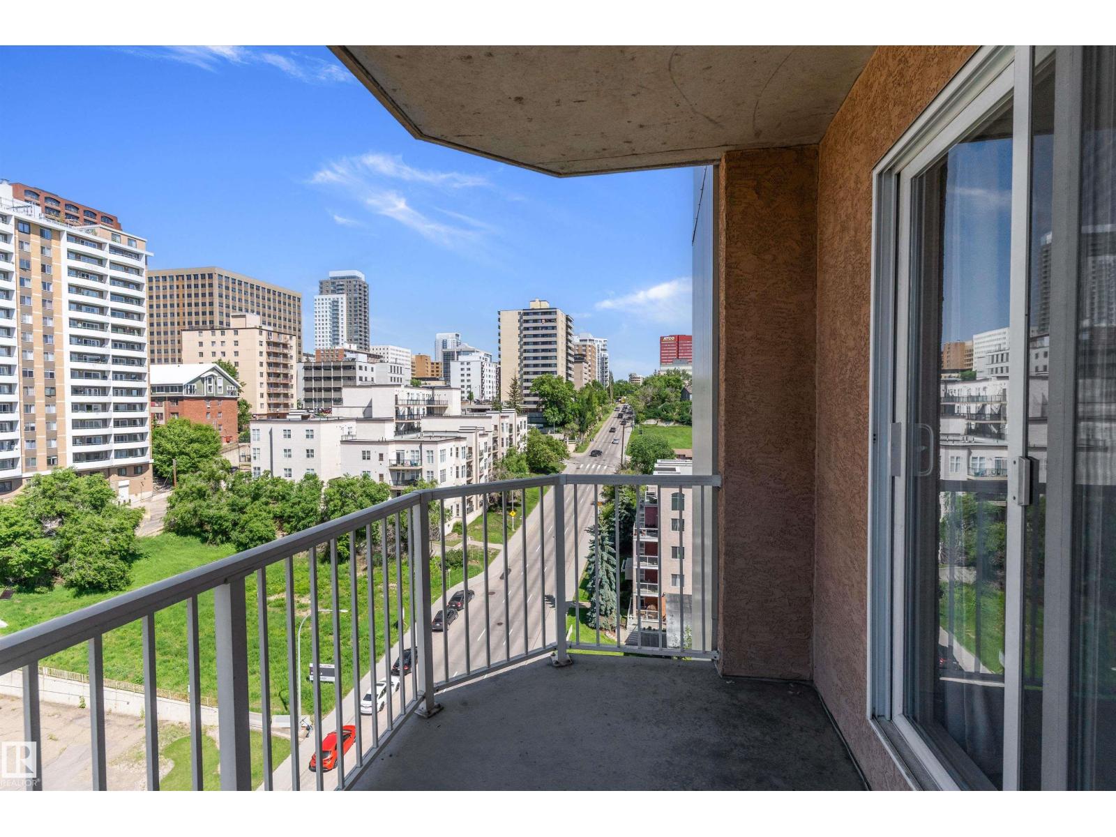 #1002 9707 105 St Nw Property Photo 27