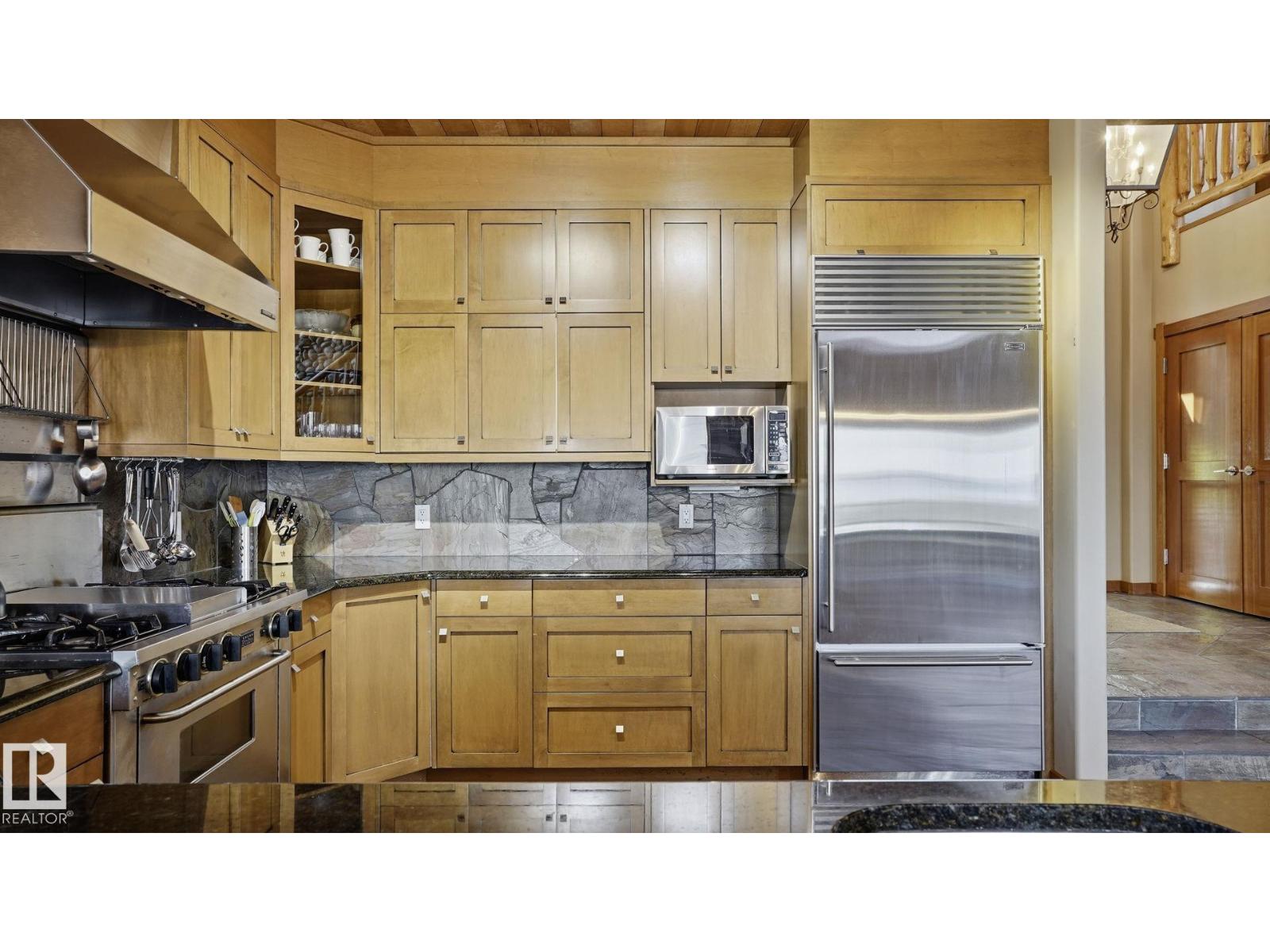 1067 1 Av Property Photo 10